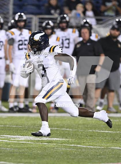 Thumbnail 1 in Central Catholic vs. St. Edward photogallery.