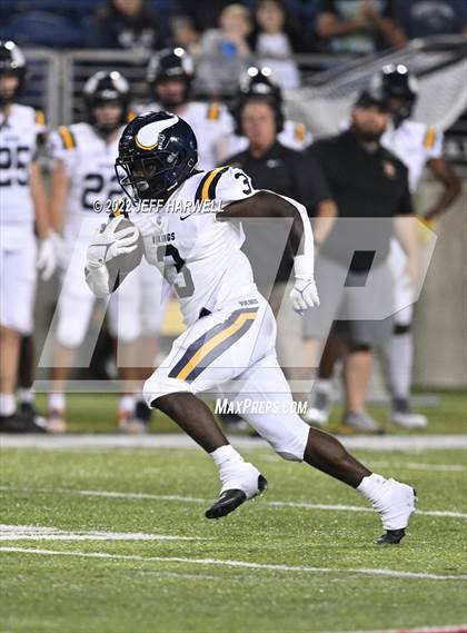 Thumbnail 3 in Central Catholic vs. St. Edward photogallery.