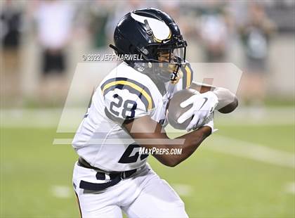Thumbnail 3 in Central Catholic vs. St. Edward photogallery.