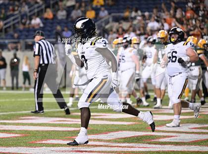 Thumbnail 3 in Central Catholic vs. St. Edward photogallery.