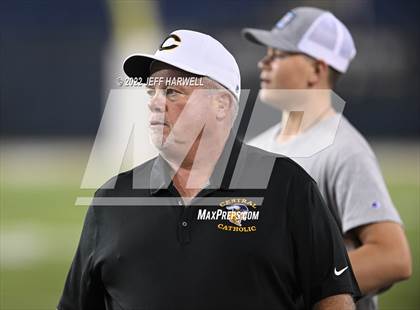 Thumbnail 3 in Central Catholic vs. St. Edward photogallery.
