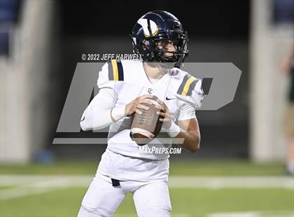 Thumbnail 3 in Central Catholic vs. St. Edward photogallery.