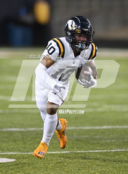 Thumbnail 1 in Central Catholic vs. St. Edward photogallery.