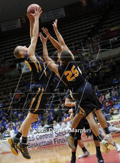 Thumbnail 3 in Caruthers vs. Kern Valley (CIF CS D5 Final) photogallery.