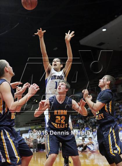 Thumbnail 3 in Caruthers vs. Kern Valley (CIF CS D5 Final) photogallery.