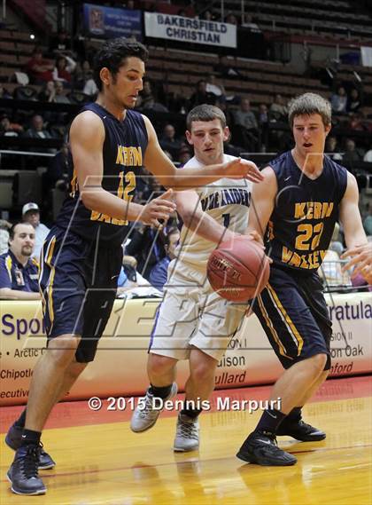 Thumbnail 3 in Caruthers vs. Kern Valley (CIF CS D5 Final) photogallery.