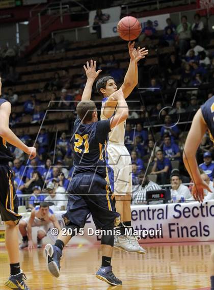 Thumbnail 3 in Caruthers vs. Kern Valley (CIF CS D5 Final) photogallery.