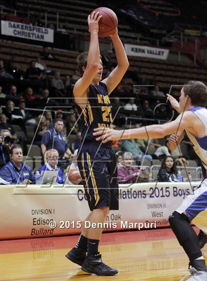 Thumbnail 2 in Caruthers vs. Kern Valley (CIF CS D5 Final) photogallery.