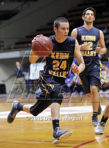 Thumbnail 2 in Caruthers vs. Kern Valley (CIF CS D5 Final) photogallery.