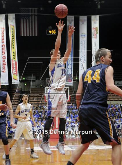 Thumbnail 2 in Caruthers vs. Kern Valley (CIF CS D5 Final) photogallery.