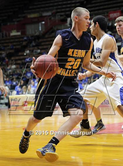 Thumbnail 2 in Caruthers vs. Kern Valley (CIF CS D5 Final) photogallery.
