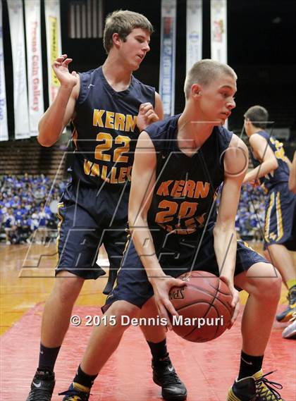 Thumbnail 3 in Caruthers vs. Kern Valley (CIF CS D5 Final) photogallery.