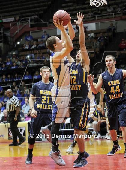 Thumbnail 1 in Caruthers vs. Kern Valley (CIF CS D5 Final) photogallery.