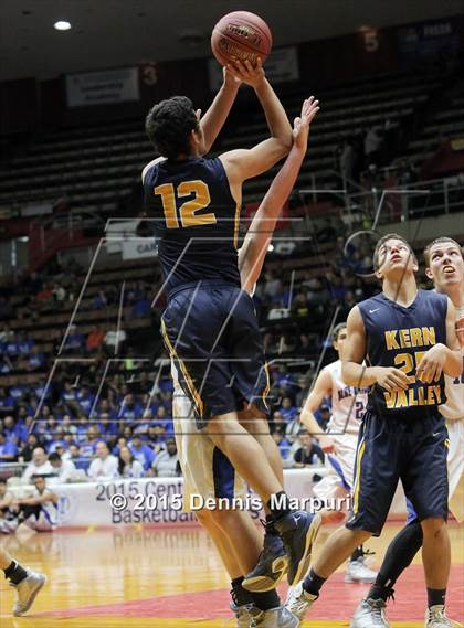 Thumbnail 2 in Caruthers vs. Kern Valley (CIF CS D5 Final) photogallery.