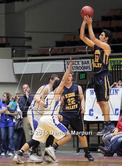 Thumbnail 3 in Caruthers vs. Kern Valley (CIF CS D5 Final) photogallery.