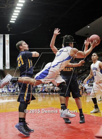 Thumbnail 2 in Caruthers vs. Kern Valley (CIF CS D5 Final) photogallery.