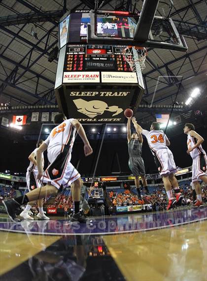 Thumbnail 2 in Summerville vs. Liberty Ranch (CIF SJS D4 Final) photogallery.