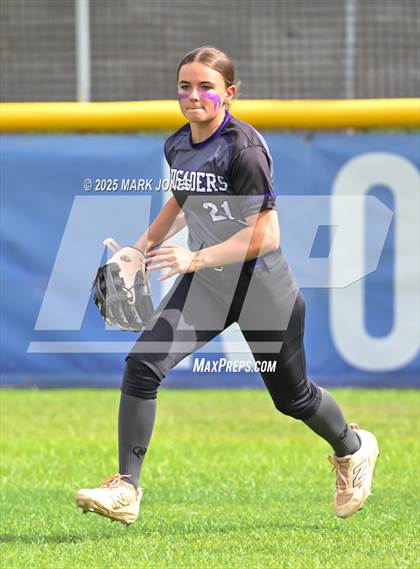 Thumbnail 3 in Northwest Christian vs. Chinle (AIA 3A Play-In) photogallery.