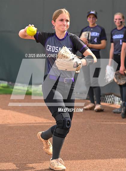 Thumbnail 3 in Northwest Christian vs. Chinle (AIA 3A Play-In) photogallery.
