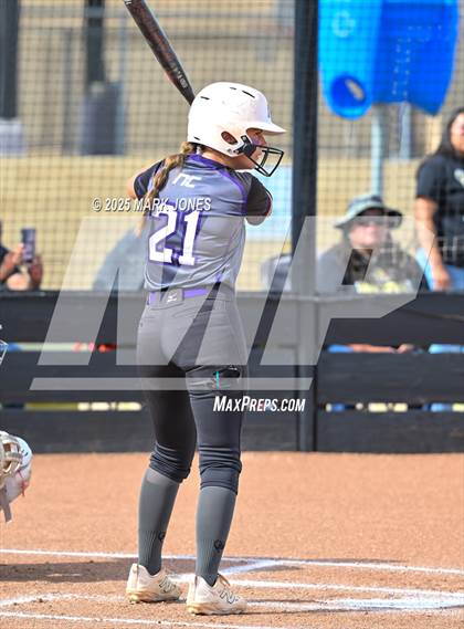 Thumbnail 2 in Northwest Christian vs. Chinle (AIA 3A Play-In) photogallery.