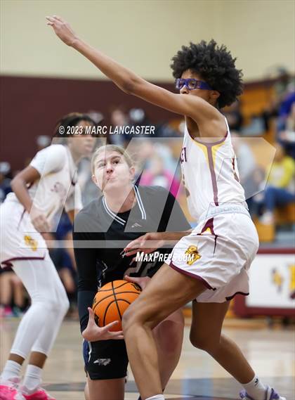 Thumbnail 1 in Hickory Ridge @ Sun Valley photogallery.