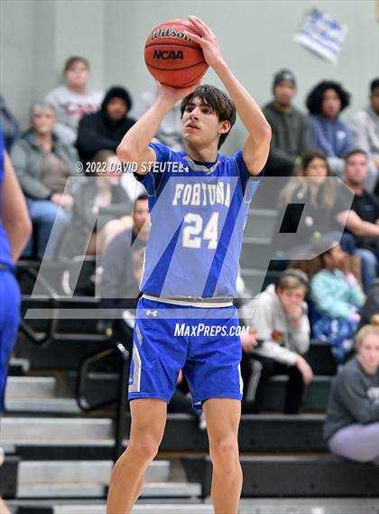 Thumbnail 1 in Fortuna vs. Dixon (Steve Cauchi Ram Jam) photogallery.