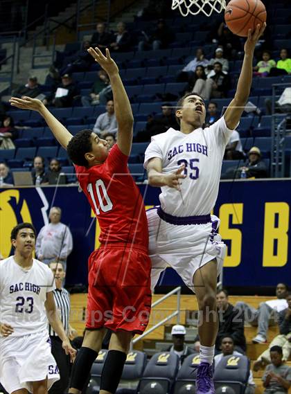 Thumbnail 1 in Salesian vs. Sacramento (MaxPreps MLK Classic) photogallery.