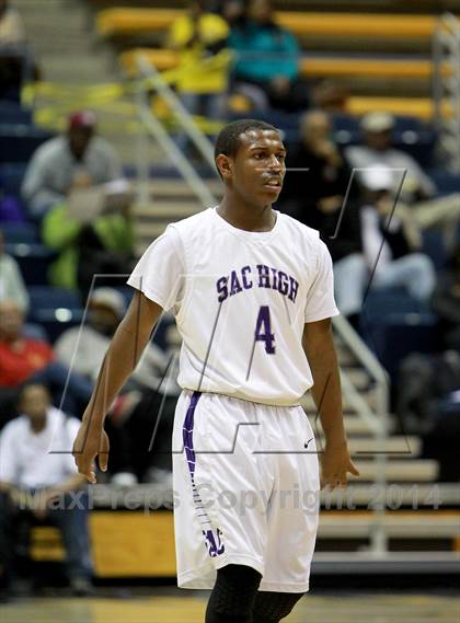 Thumbnail 3 in Salesian vs. Sacramento (MaxPreps MLK Classic) photogallery.