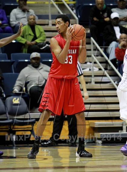 Thumbnail 3 in Salesian vs. Sacramento (MaxPreps MLK Classic) photogallery.