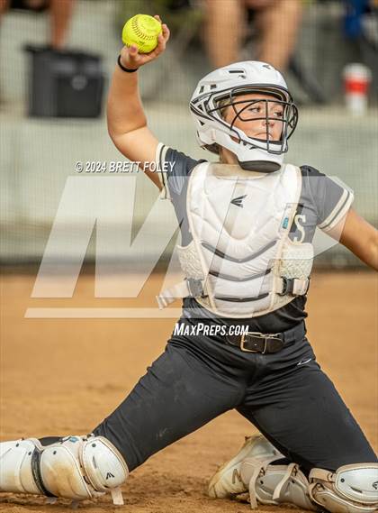 Thumbnail 3 in Gretna East vs. Lincoln Southeast photogallery.