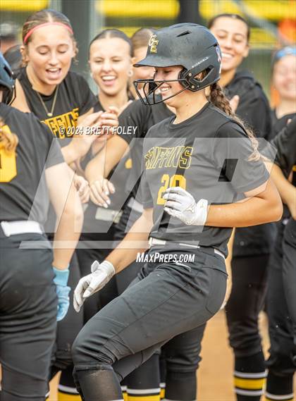 Thumbnail 2 in Gretna East vs. Lincoln Southeast photogallery.