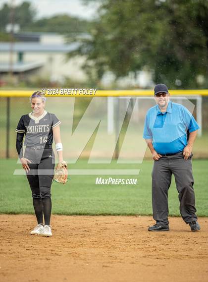 Thumbnail 1 in Gretna East vs. Lincoln Southeast photogallery.