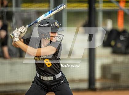 Thumbnail 1 in Gretna East vs. Lincoln Southeast photogallery.