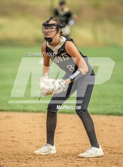 Thumbnail 1 in Gretna East vs. Lincoln Southeast photogallery.