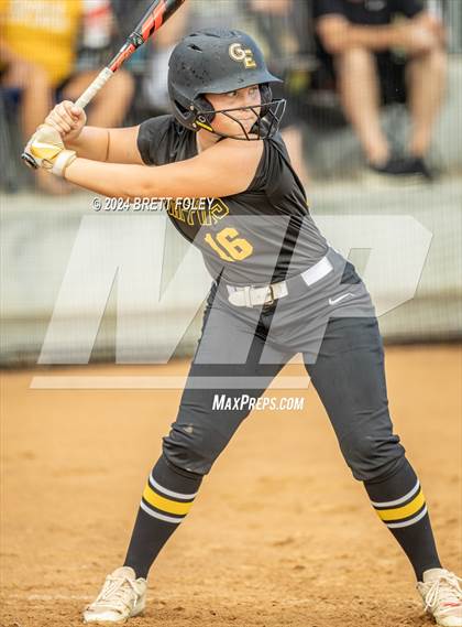 Thumbnail 3 in Gretna East vs. Lincoln Southeast photogallery.