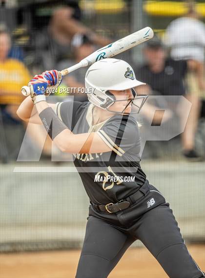 Thumbnail 1 in Gretna East vs. Lincoln Southeast photogallery.