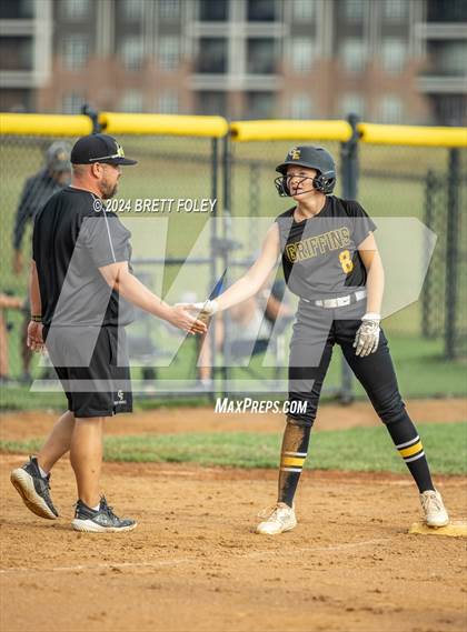 Thumbnail 1 in Gretna East vs. Lincoln Southeast photogallery.