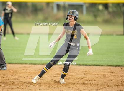 Thumbnail 3 in Gretna East vs. Lincoln Southeast photogallery.