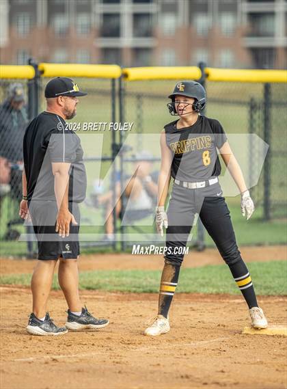 Thumbnail 2 in Gretna East vs. Lincoln Southeast photogallery.