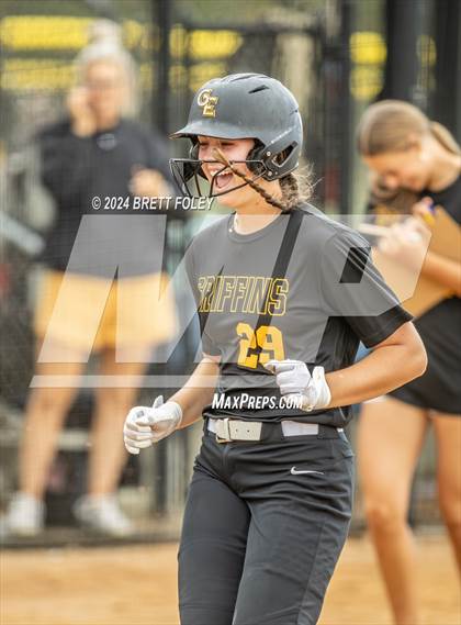 Thumbnail 2 in Gretna East vs. Lincoln Southeast photogallery.