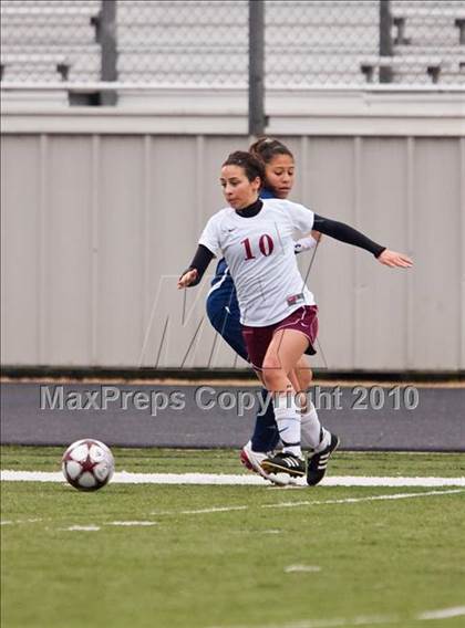 Thumbnail 1 in Pearland vs Cypress Ridge (Pearland ISD Soccer Shootout) photogallery.