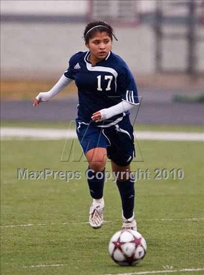 Thumbnail 1 in Pearland vs Cypress Ridge (Pearland ISD Soccer Shootout) photogallery.