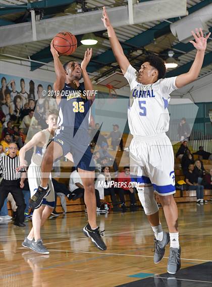 Thumbnail 3 in Inderkum vs. Capital Christian (Adidas Challenge) photogallery.