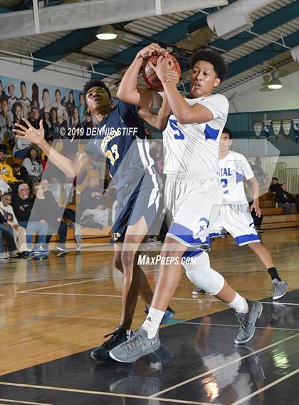 Thumbnail 2 in Inderkum vs. Capital Christian (Adidas Challenge) photogallery.