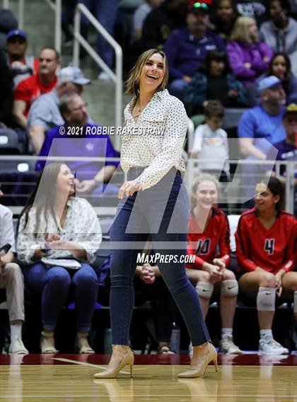 Thumbnail 3 in Lovejoy vs. Grapevine (UIL Volleyball 5A Finals) photogallery.