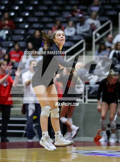 Thumbnail 3 in Lovejoy vs. Grapevine (UIL Volleyball 5A Finals) photogallery.