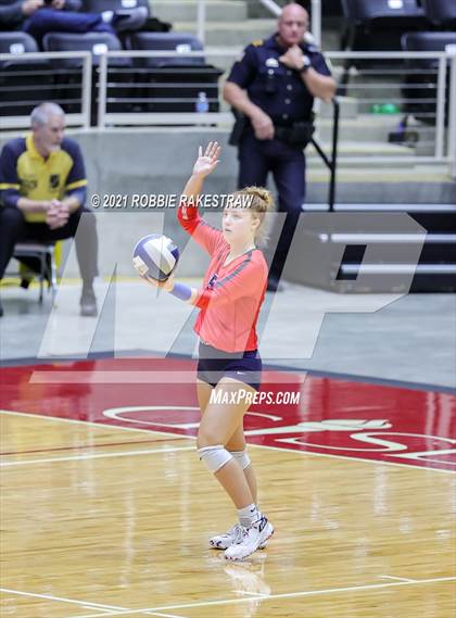 Thumbnail 3 in Lovejoy vs. Grapevine (UIL Volleyball 5A Finals) photogallery.