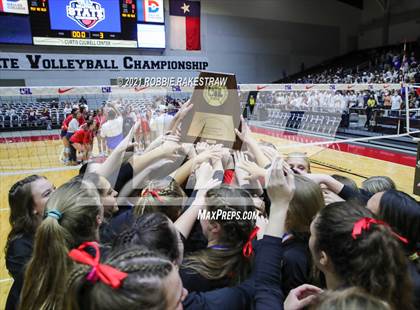 Thumbnail 1 in Lovejoy vs. Grapevine (UIL Volleyball 5A Finals) photogallery.