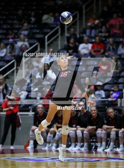 Thumbnail 3 in Lovejoy vs. Grapevine (UIL Volleyball 5A Finals) photogallery.