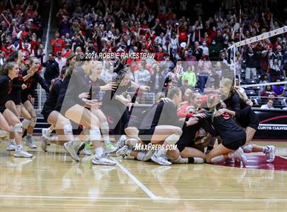 Thumbnail 2 in Lovejoy vs. Grapevine (UIL Volleyball 5A Finals) photogallery.